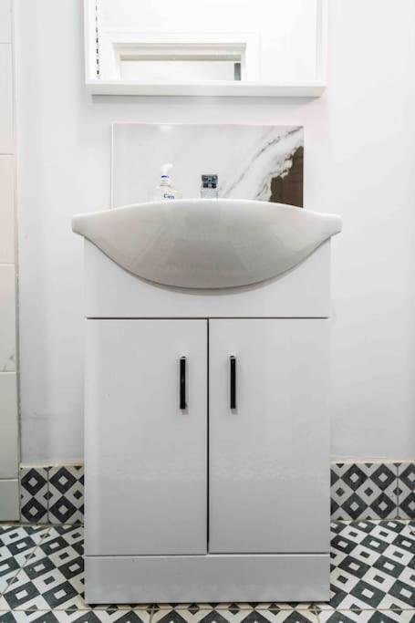 Modern Flat In Moseley With Free Parking Apartment Birmingham Luaran gambar